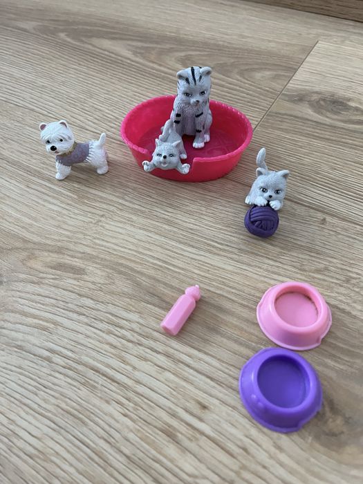 Zestaw kotków Barbie + piesek