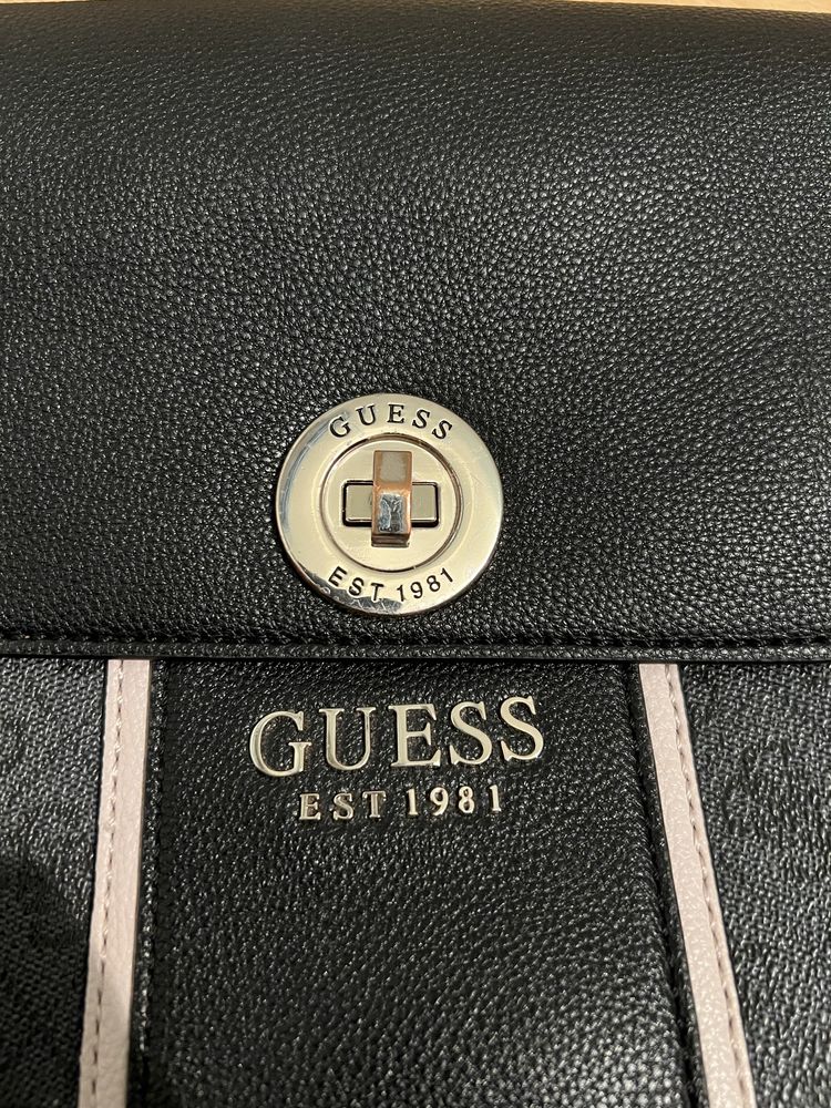 Mala bolsa Guess