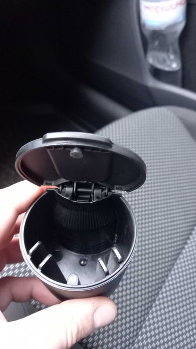 Продам попільничку Skoda
