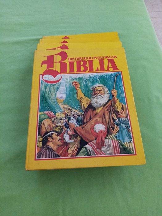 Bíblia em 4 livros