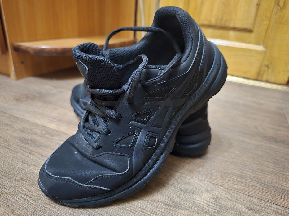 Кросівки Asics shoes