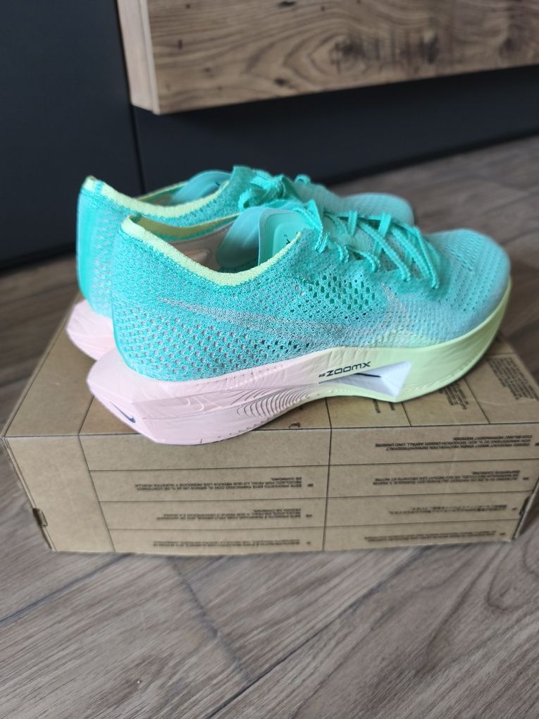 Buty do biegania Nike WMNS Invincible Run FK 3
