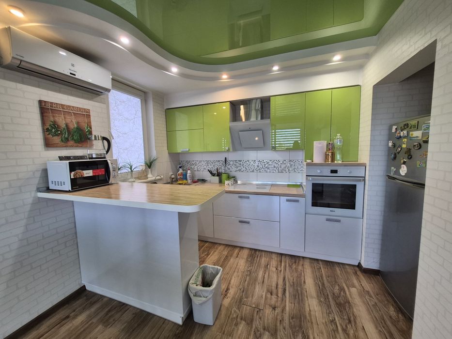 Продам велику трикімнатну квартиру- VIP, центр, Набережна, пляж. FINK