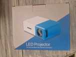LED projector azul e branco