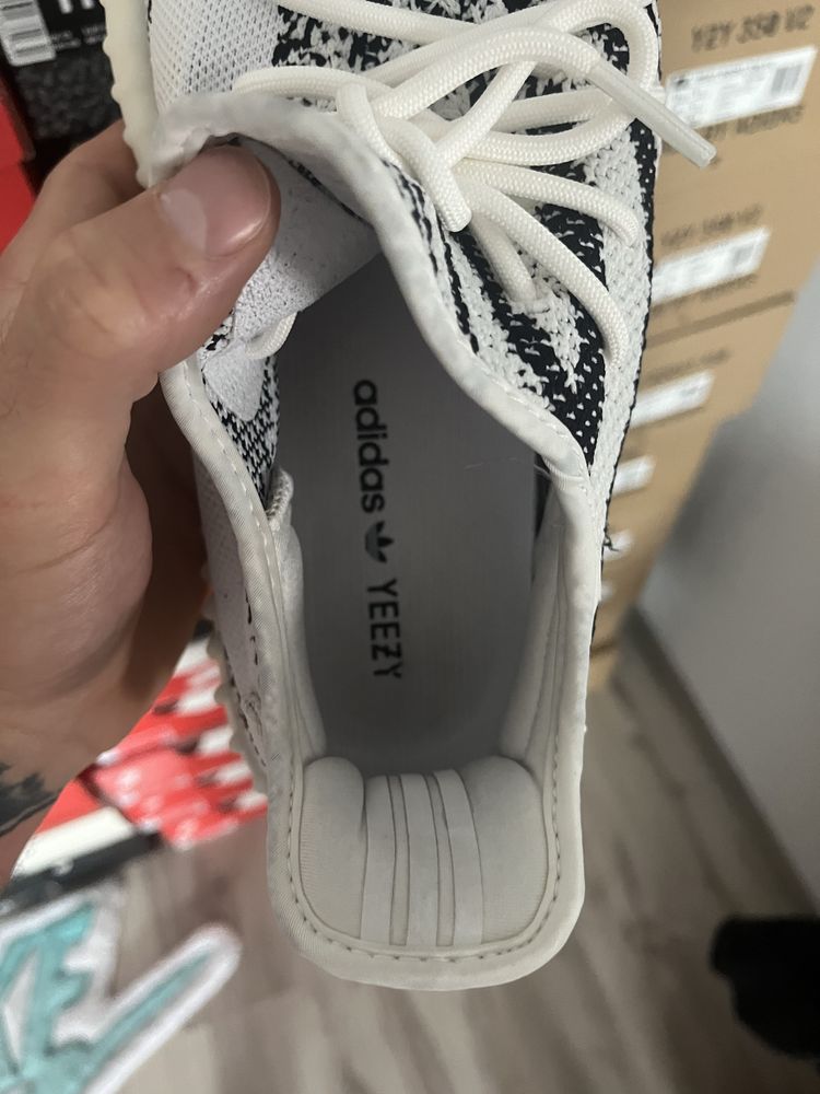 Adidas Yeezy 350 Zebra