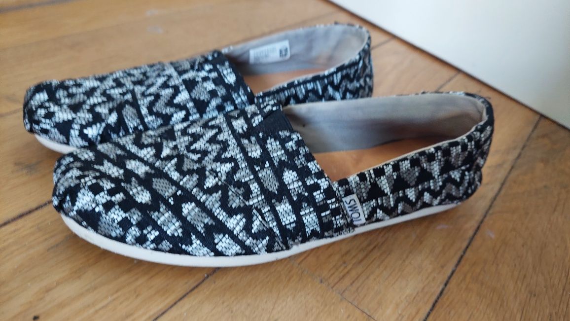 Espadryle Toms r.42 w10 wygodne lekkie na lato baleriny wzor