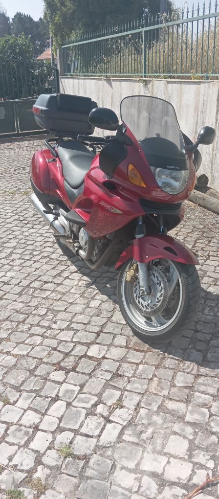 Honda Deauville NT 650