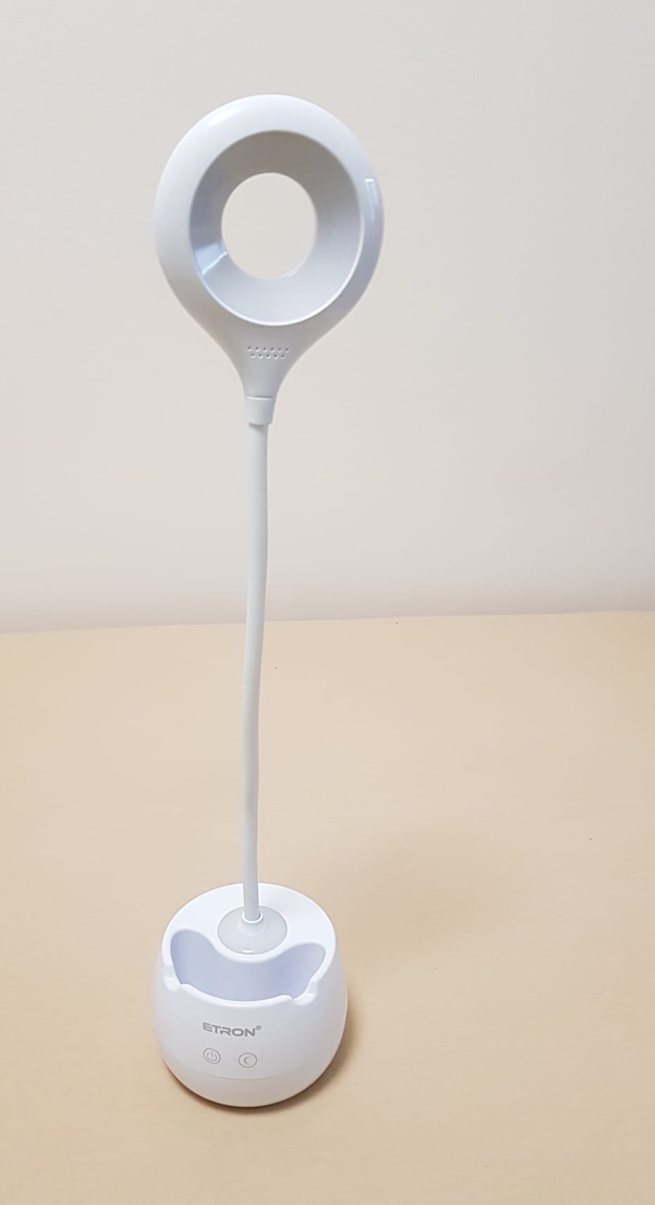 Nowoczesna i oszczędna lampka led Etron 6W