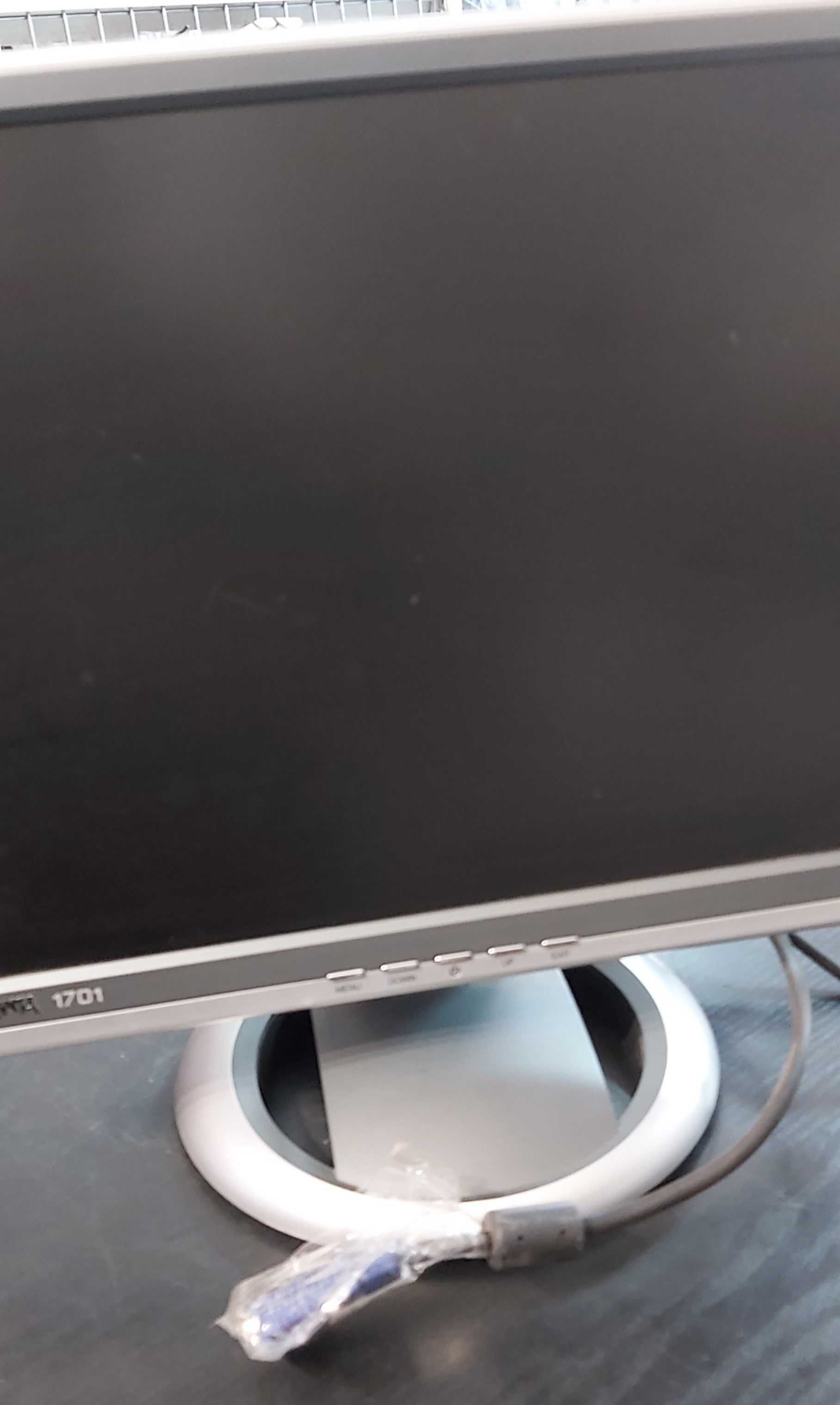 Monitor Manta 17"