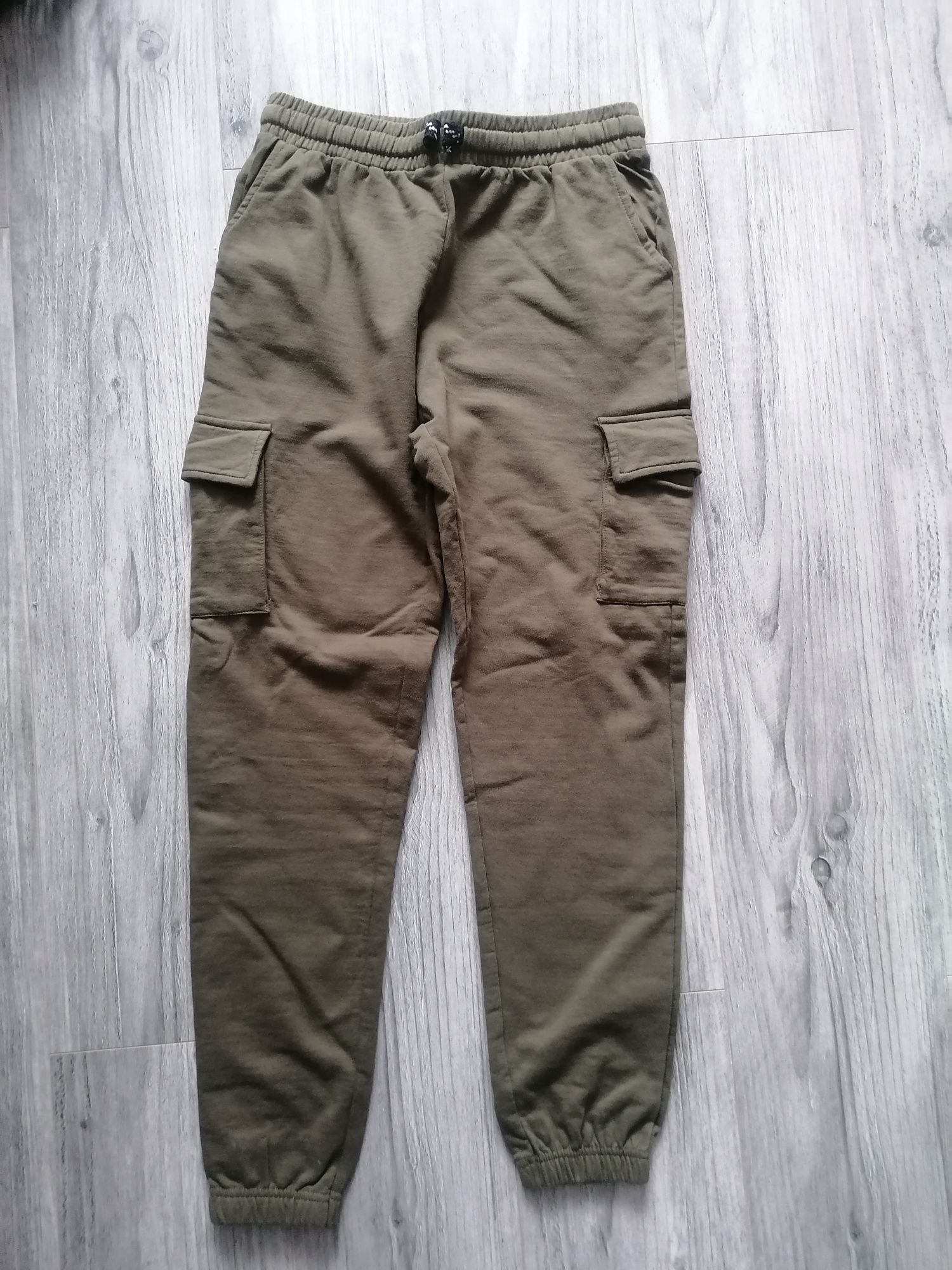 Nowe! spodnie dresowe 170
