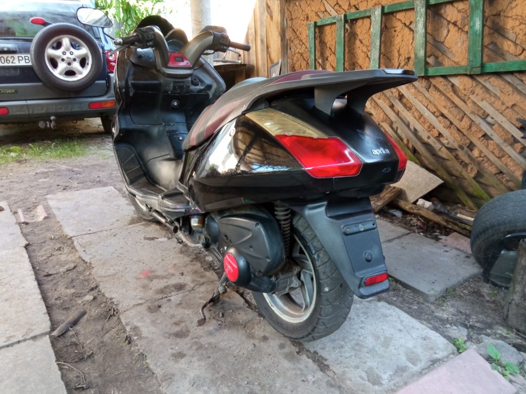 Продам максі скутер Aprilia Atlantic 200