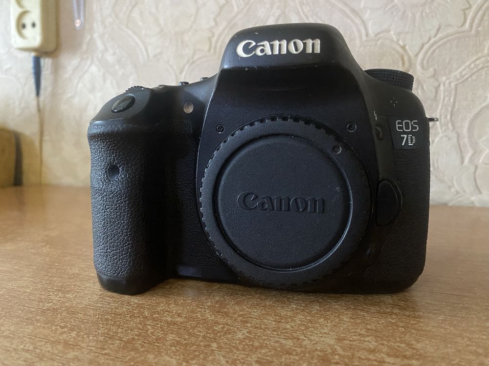Фотоапарат Canon EOS 7d