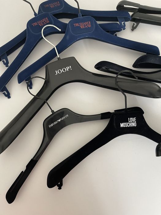 Wieszaki 11szt. Armani Cavalli Moschino Versace LiuJo Joop Trussardi
