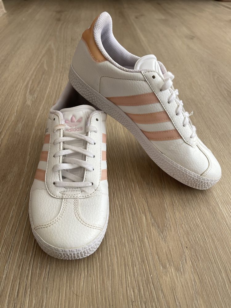 Продам кросівки Adidas Gazelle