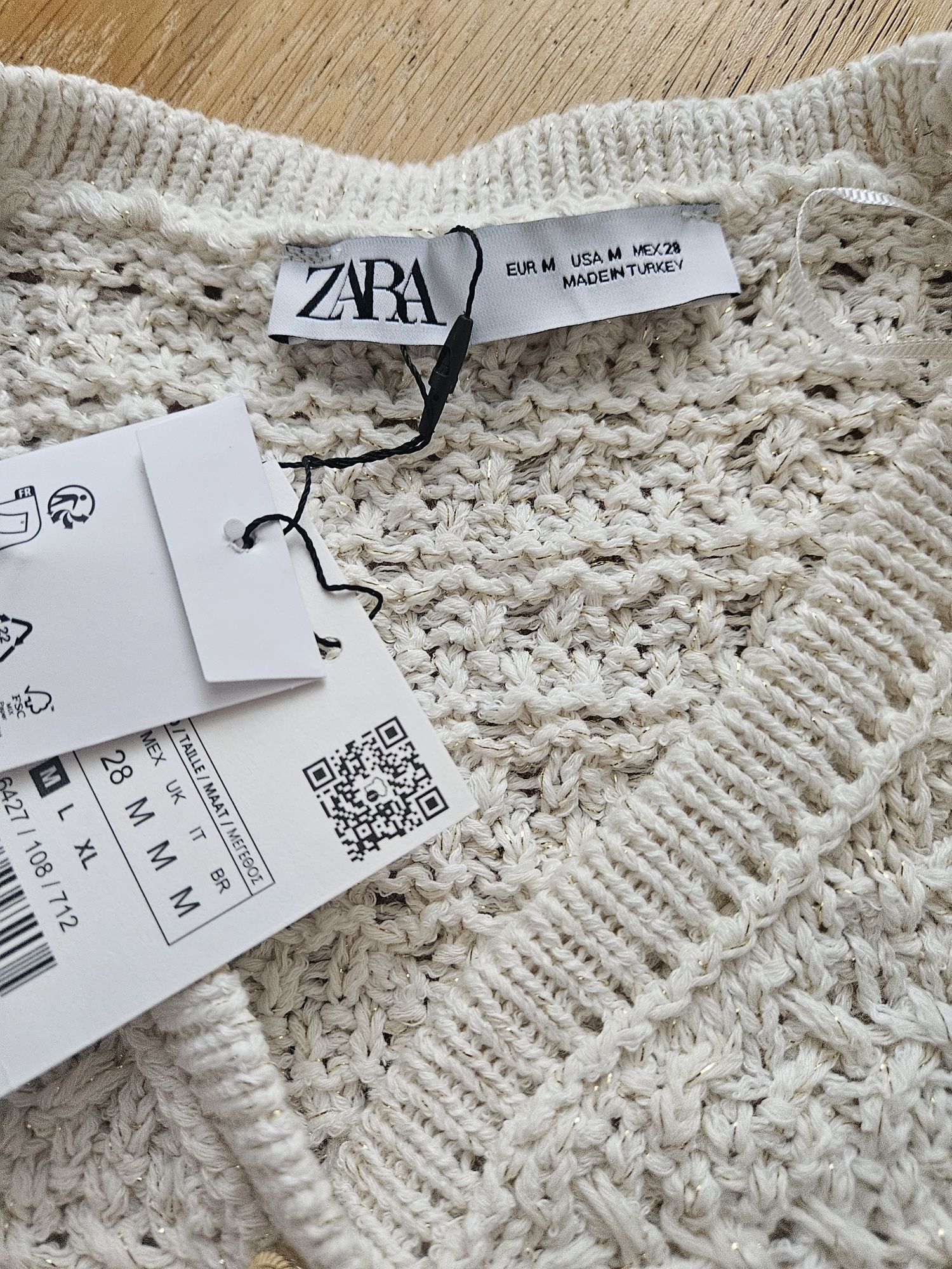Zara bialy kardigan ze złotą nitką nowy M