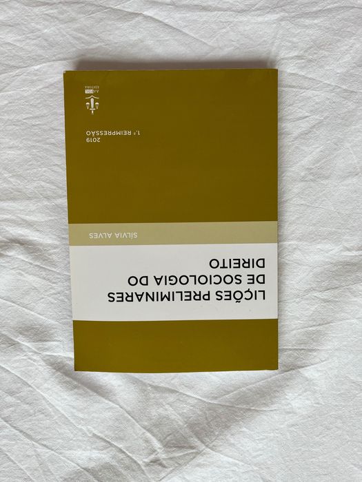 Lições Preliminares de Sociologia do Direito Sílvia Alves
