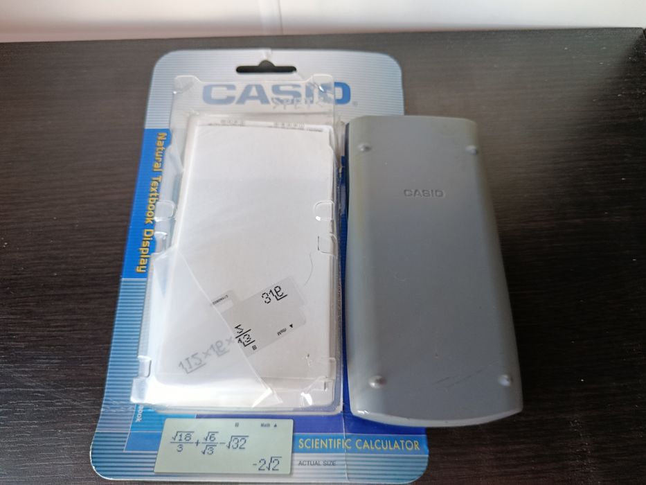 Kalkulator naukowy Casio FX-82ES