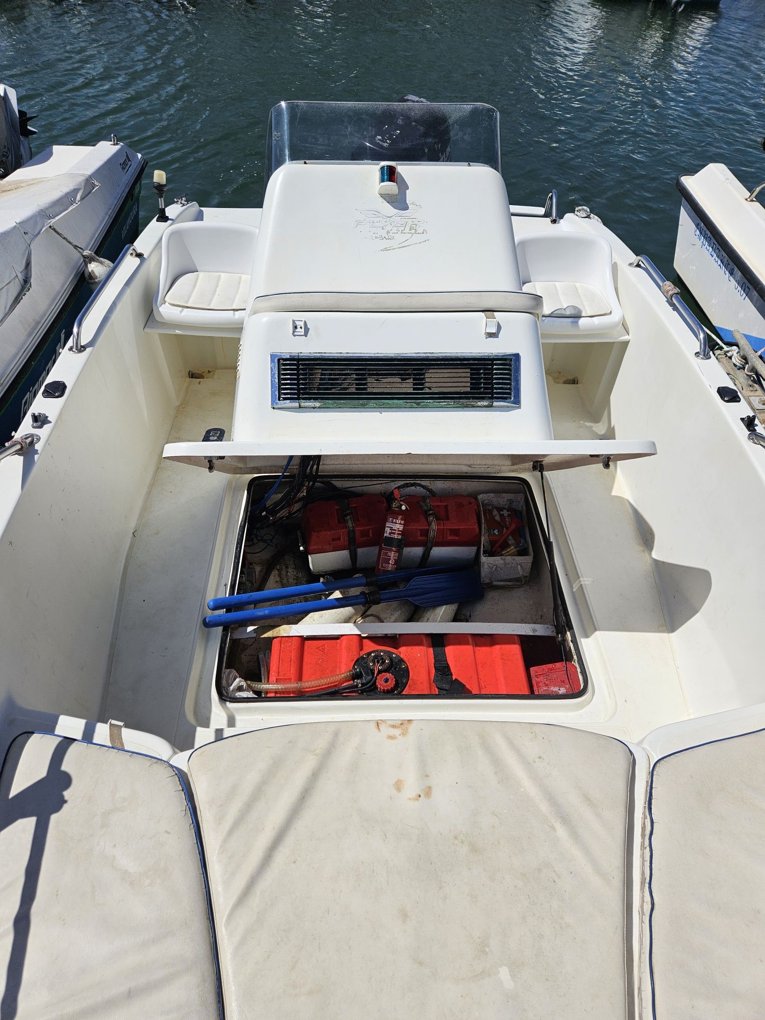 Barco  BENETEAU usado em bom estado