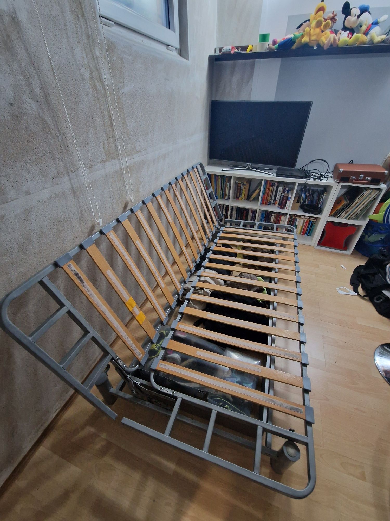 Sofa dwuosobowa Ikea 140x 200 rozkładana  z pojemnikiem