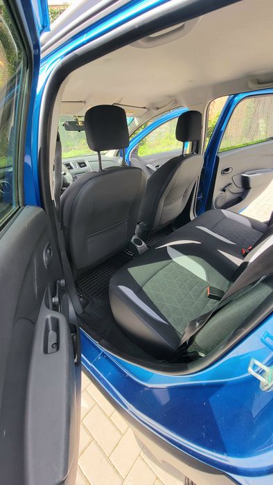 Продам автомобіль Renault Sandero Stepway  2014