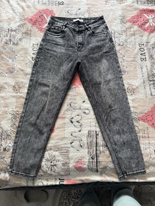 Сірі джинси жіночі