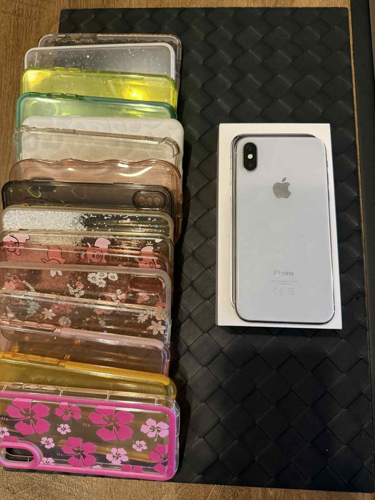 iPhone X 256 GB biały + 16 etui