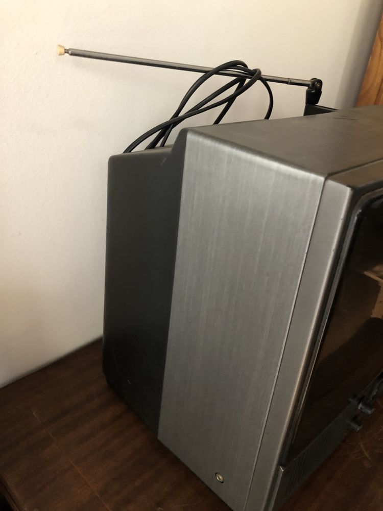 Vende se TV preto e branco