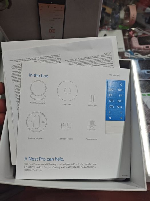 Inteligentny termostat Google Nest E, Wi - Fi, biały