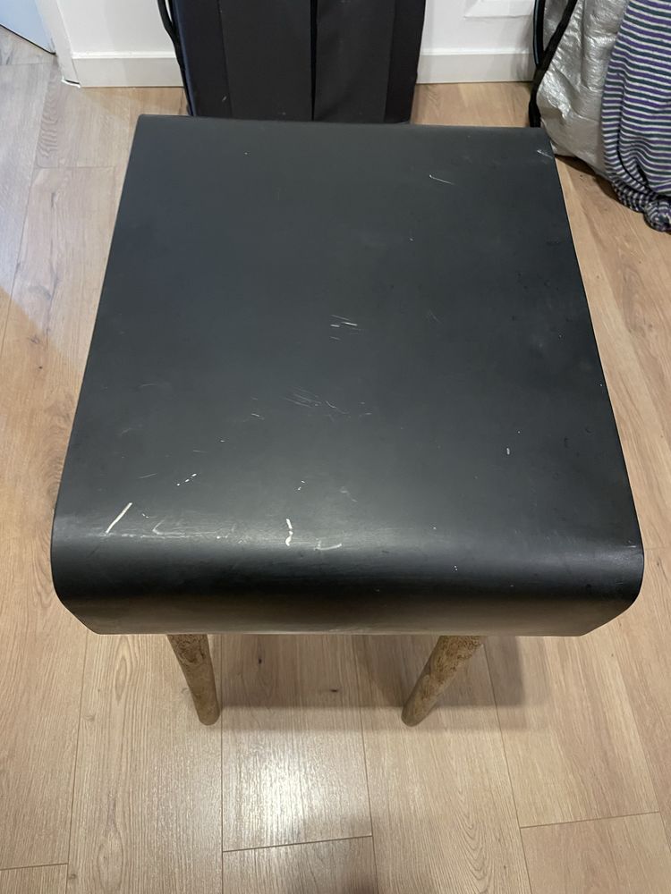Mesa de apoio / cabeceira