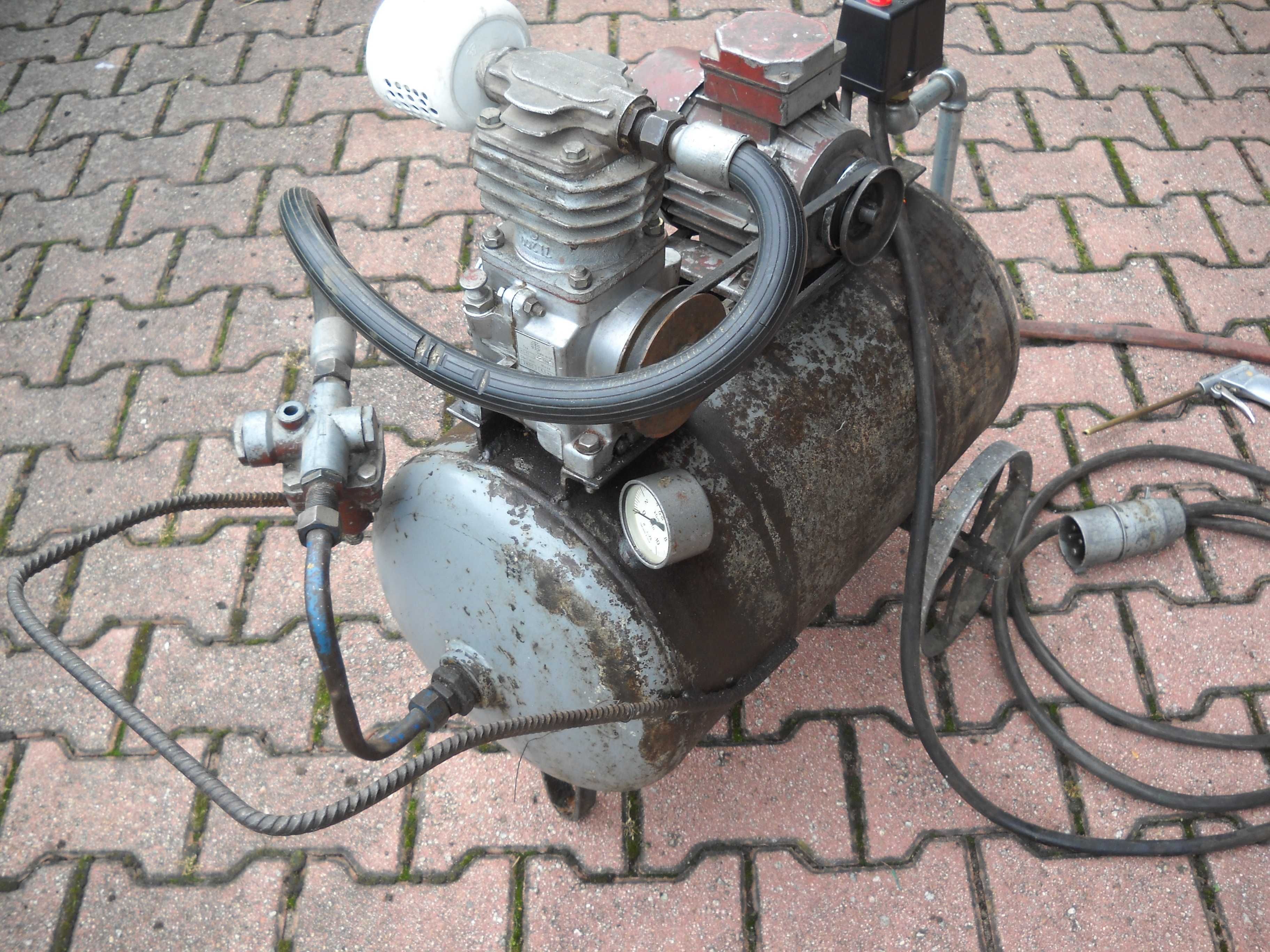 Kompresor jednotłokowy zbiornik 40L, z elektrozaworem