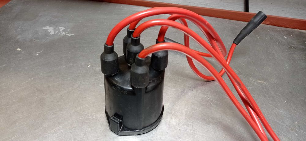 Кришка трамблера ВАЗ 2101-2107,2121,2131, мідні контакти.