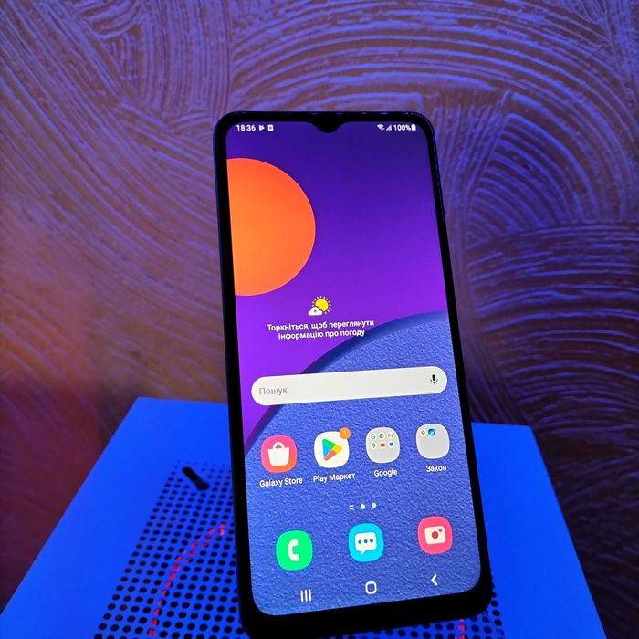 Samsung m12 4 /64 новый гарантия  смартфон  телефон
