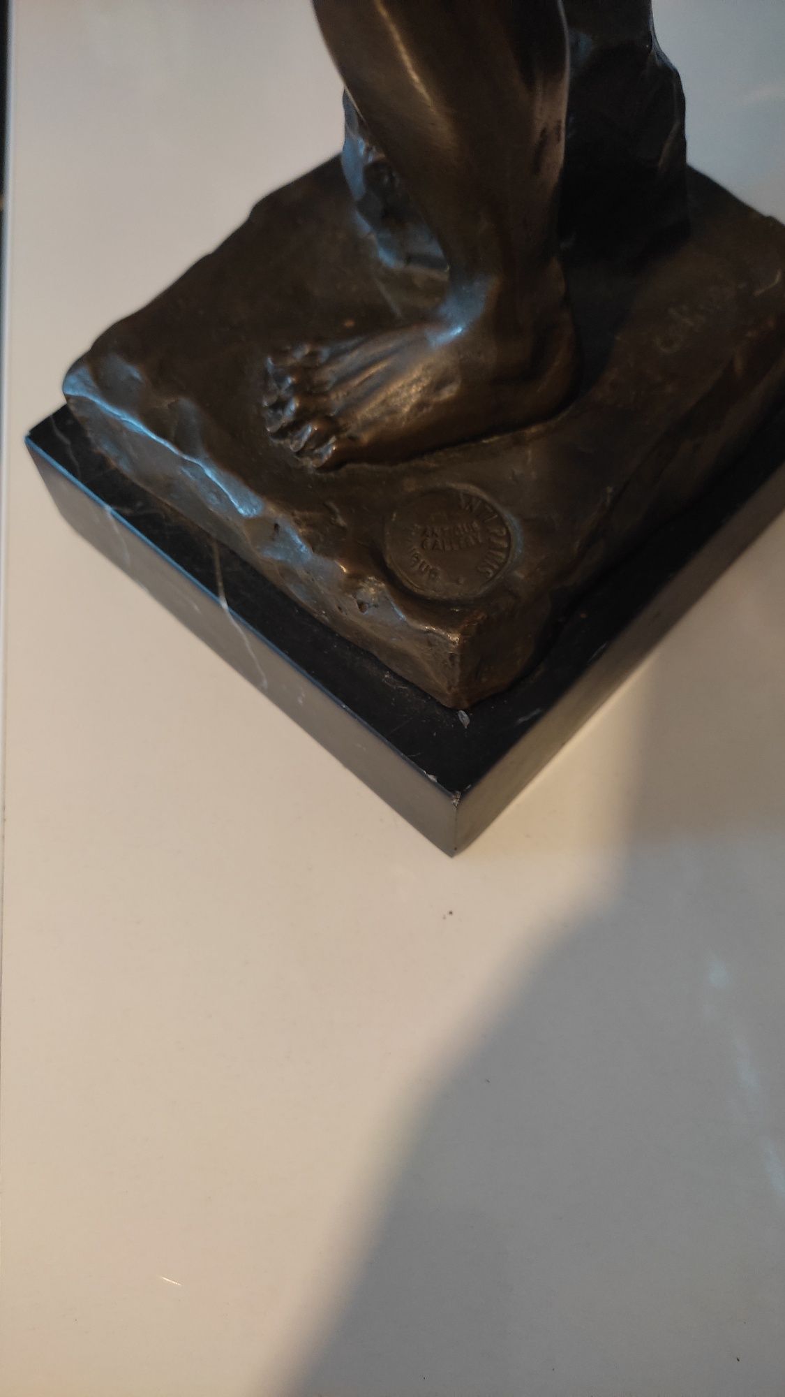 Stara figura z brązu galeryjna