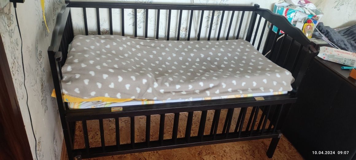 Ліжечко,кроватка для немовлят