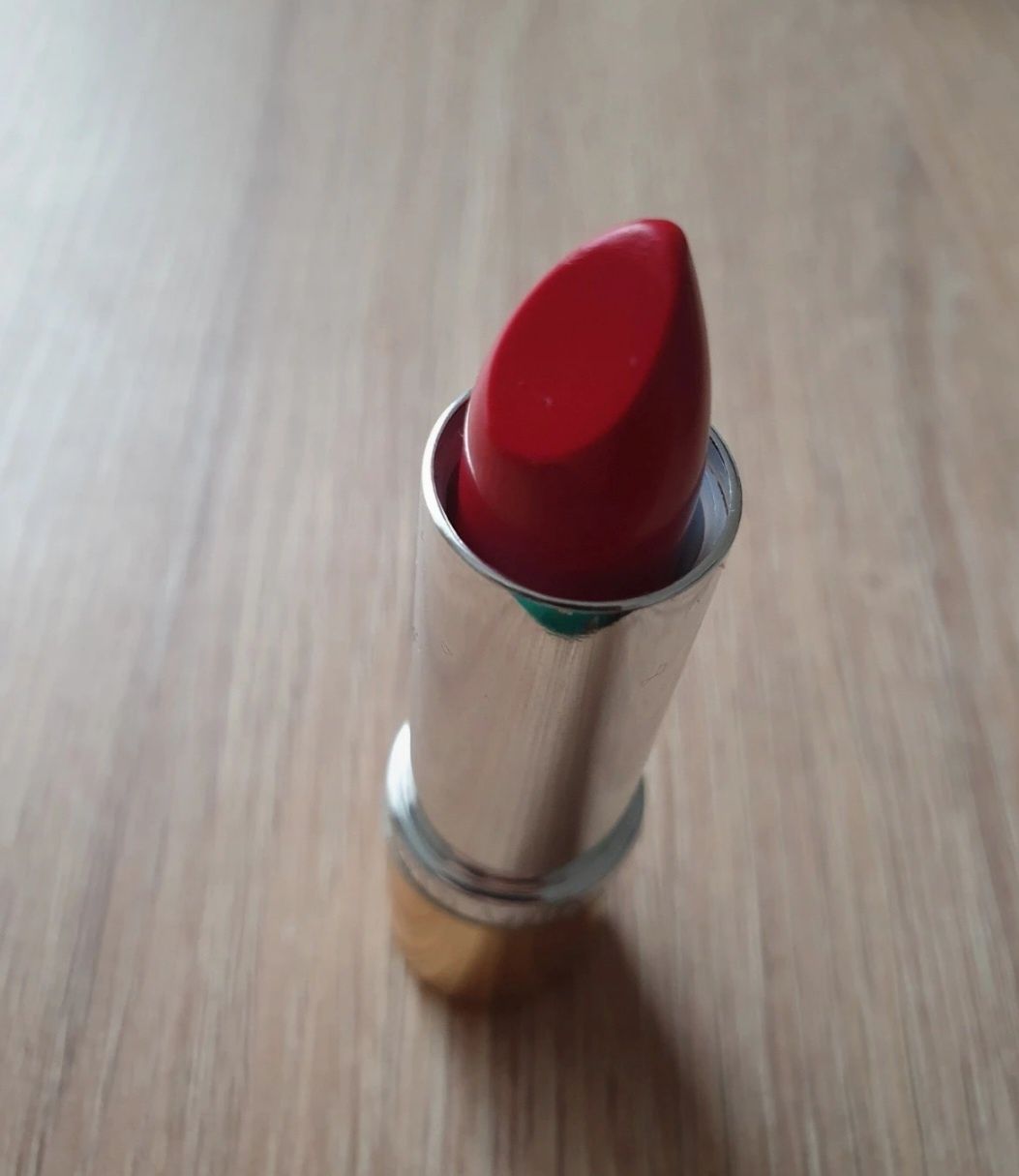 Szminka Elizabeth Arden, kolor Red Door Red