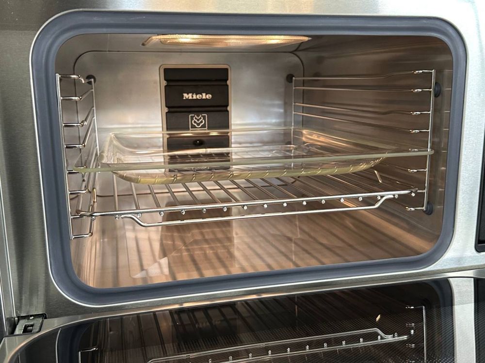 Вбудована комбі мікрохвильова піч Miele DGM 6401 СВЧ + пароварка