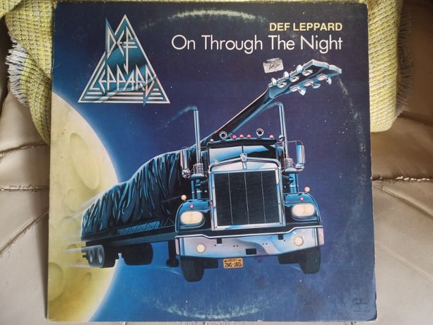 Оригинал DEF LEPPARD Through The Night 1980 u Streisand/Gibb LP винил