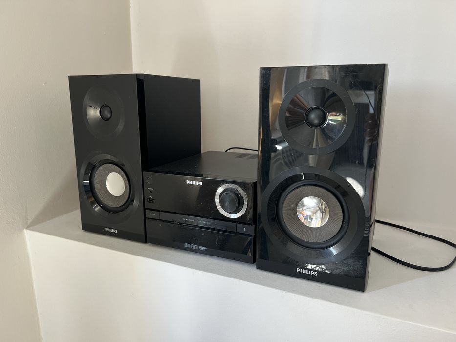 Wieża mikrowieża Philips czarna