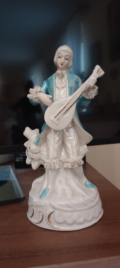 Figurka porcelana