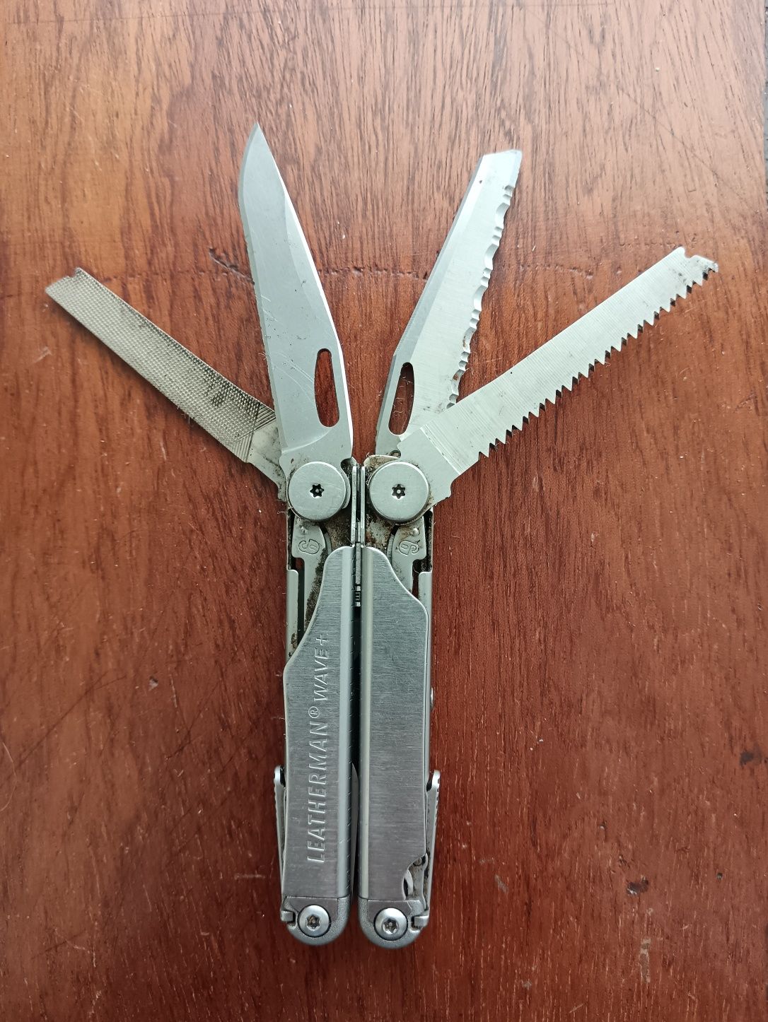 Ferramenta multiusos Leatherman Wave +
