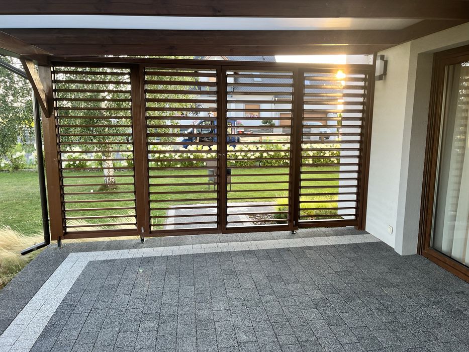 Pergola ruchome deseczki zadaszenie tarasu shuttersy