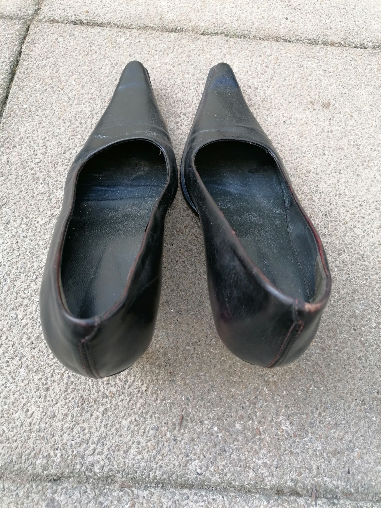 Sapatos Pretos Elegantes – Salto Alto | Tamanho 39