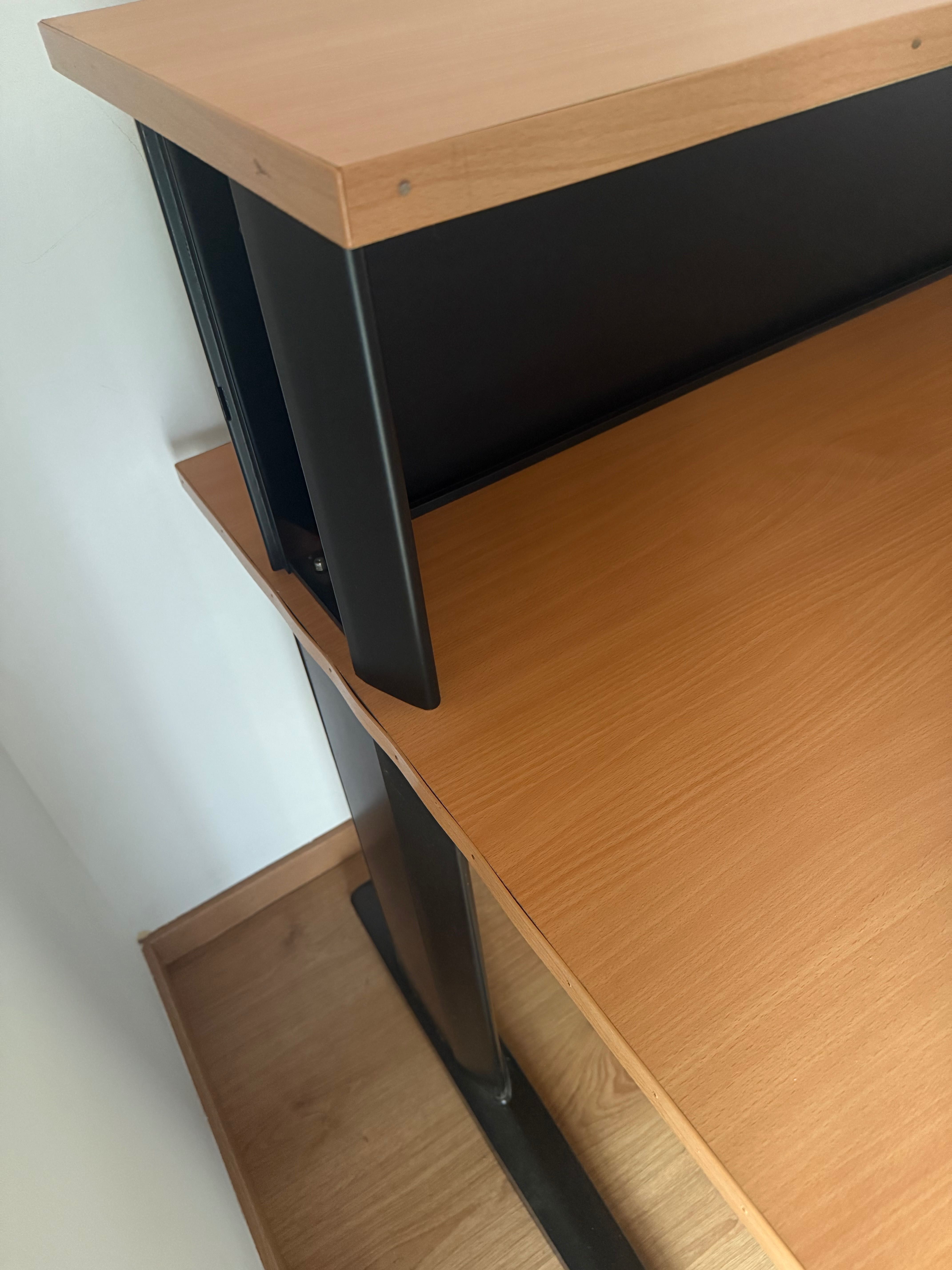Secretaria / Mesa de escritório