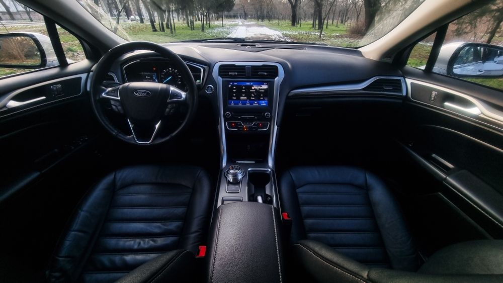 Аренда авто гибрид плагин Ford Fusion 2017. Кожа!