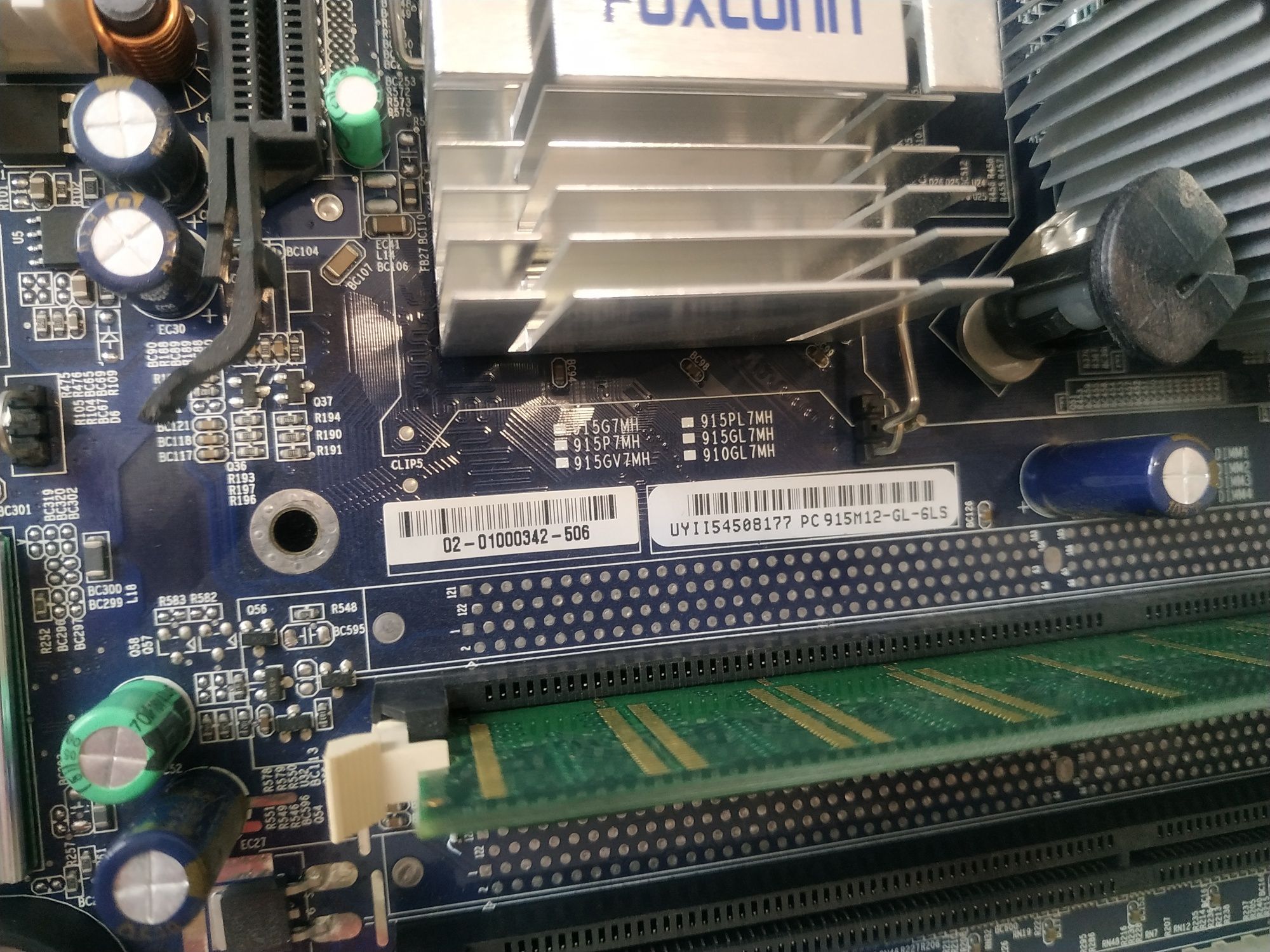 Материнка FOXCONN PC 915M12-GL-6LS+проц Pentium 4+ память