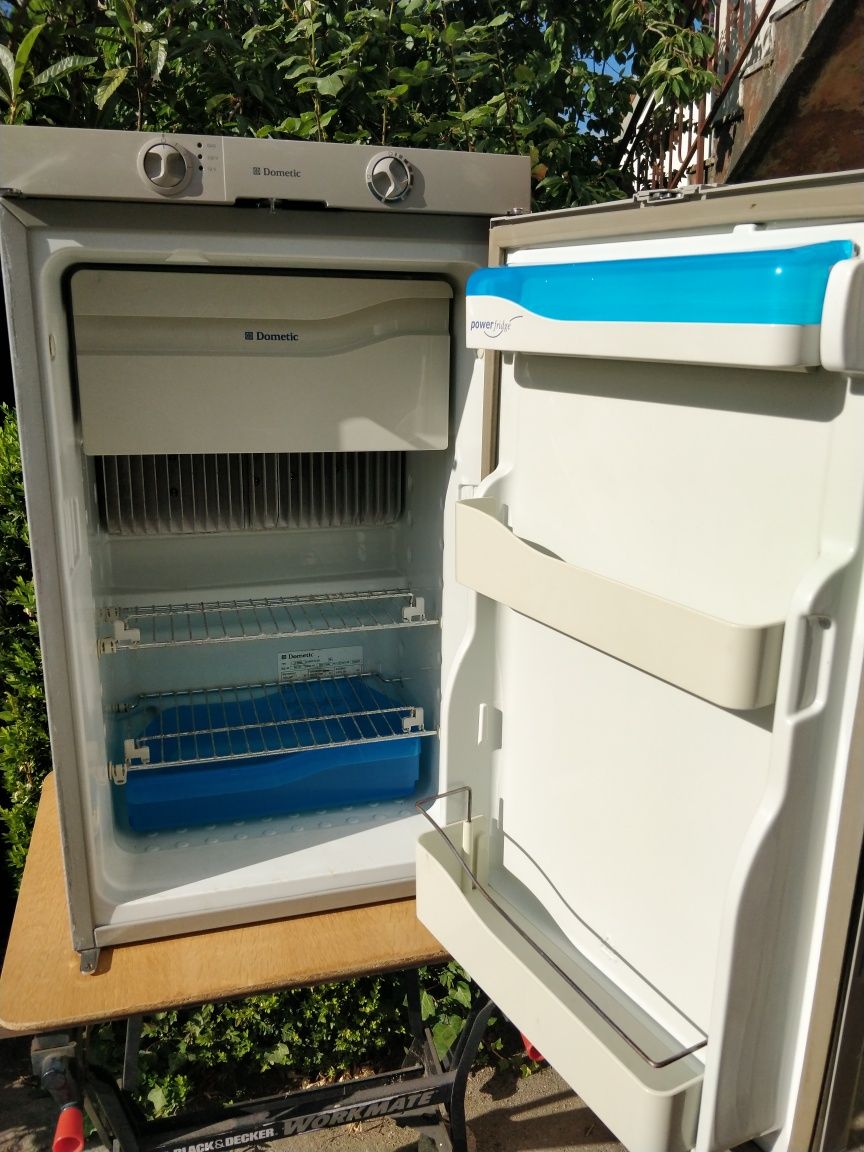 Frigorífico Trivalente Dometic RM 7361 – 88L