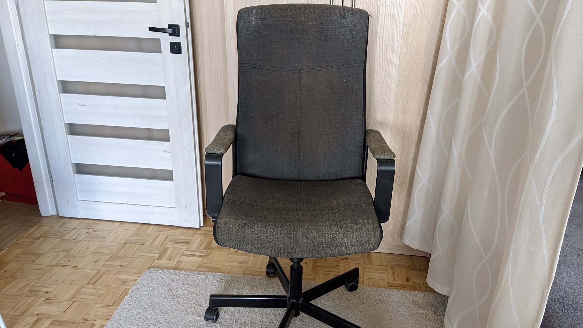 Fotel biurowy obrotowy Ikea Malkolm