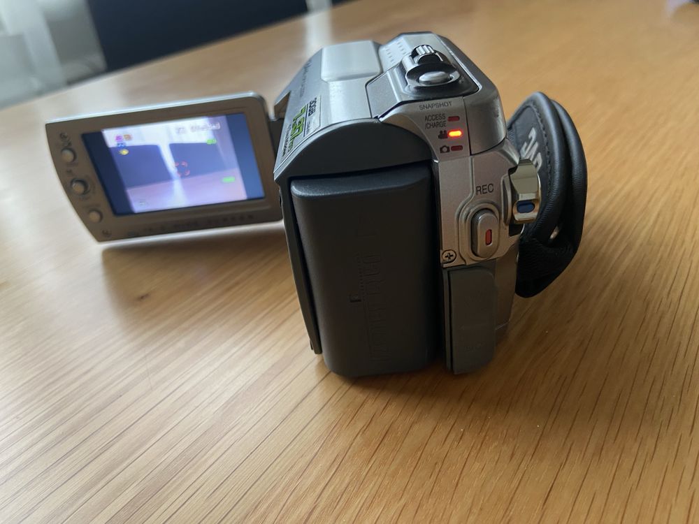 Видеокамера JVC GZ-MG130AH бу
