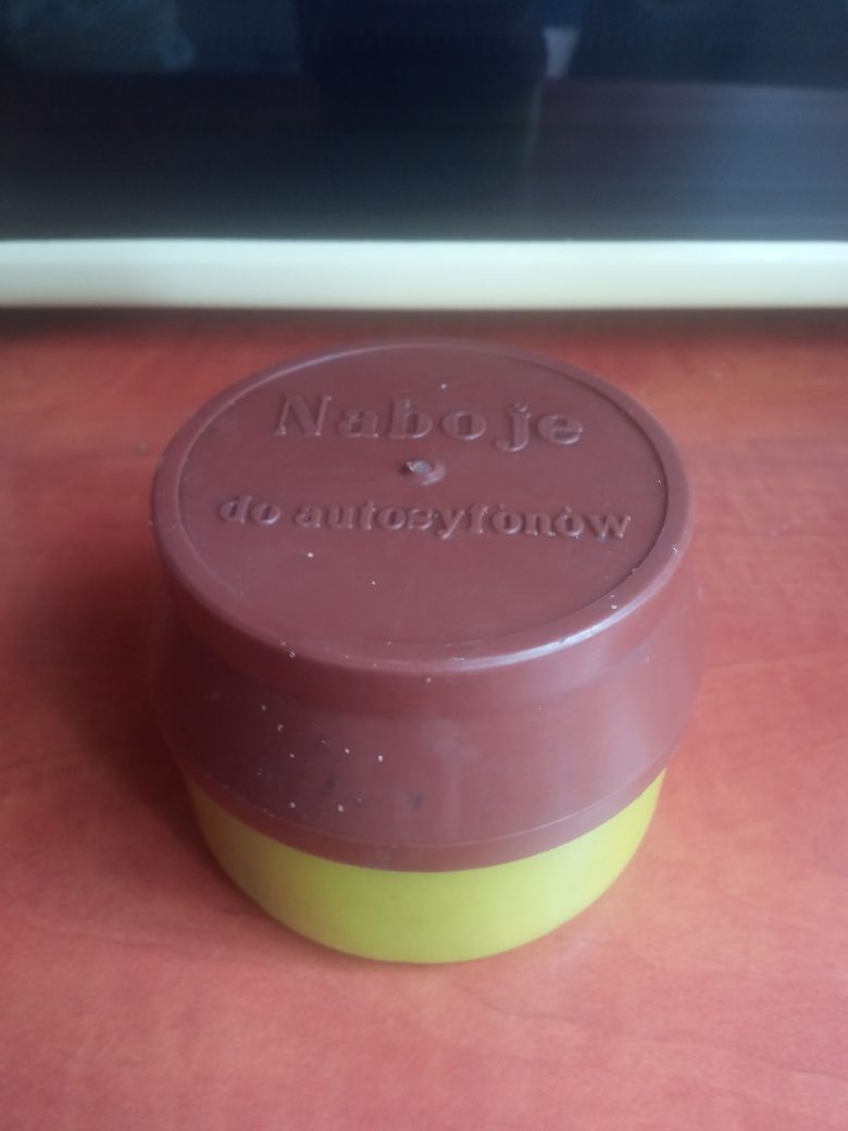 Pudełko z nabojami do syfonu PRL
