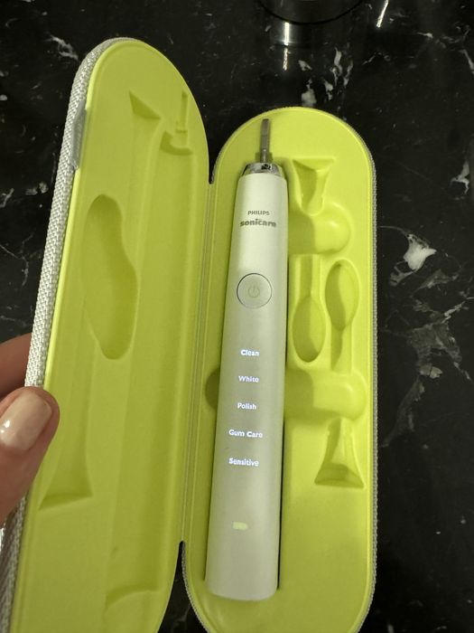 Philips Sonicare Электрическая зубная щетка